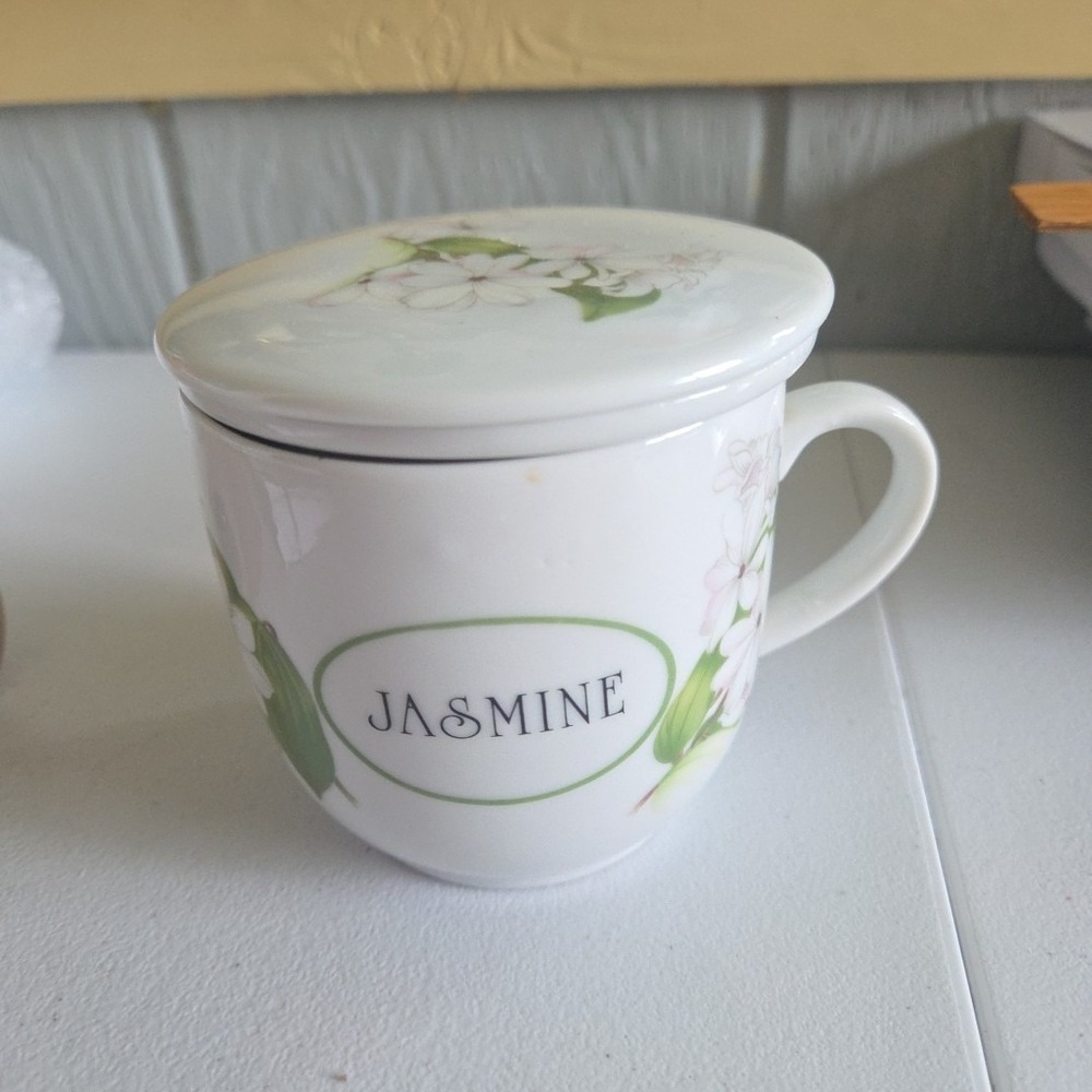 Porcelain Jasmine Tea Mug with Infuser and Lid Floral Design Tea Cup Vintage